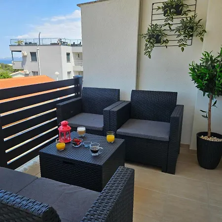 Studio Apartment Pegy Vir Exterior photo