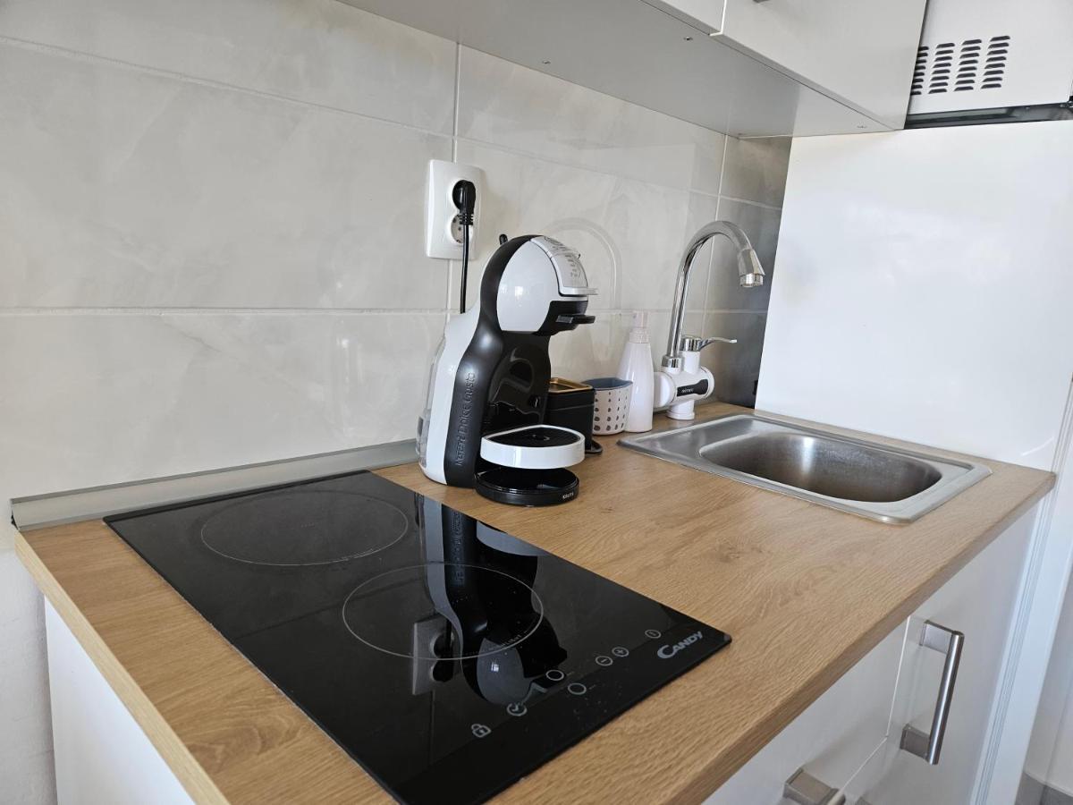 Pegy Apartment Vir